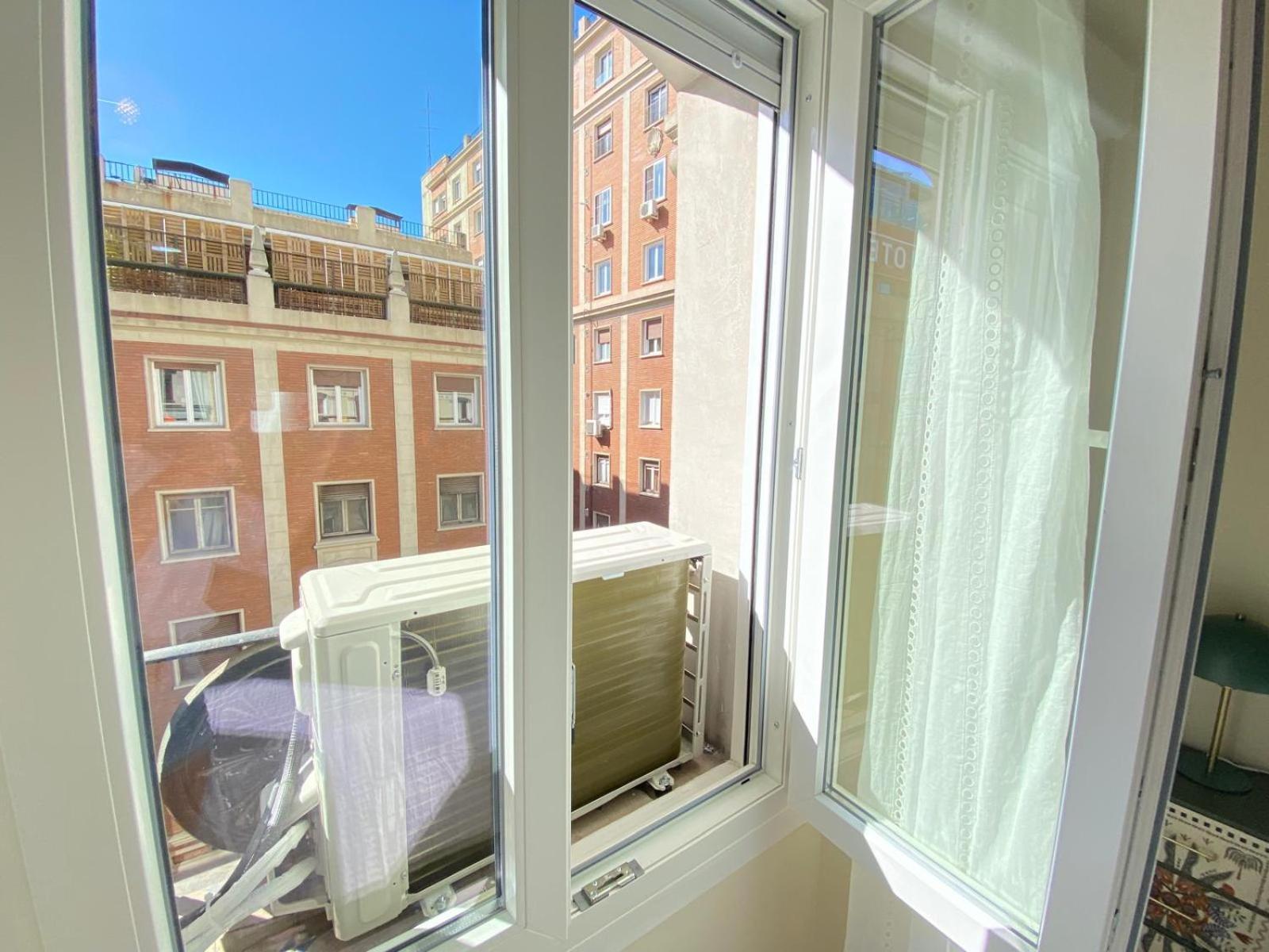 Estudios Gran Via Мадрид Екстериор снимка
